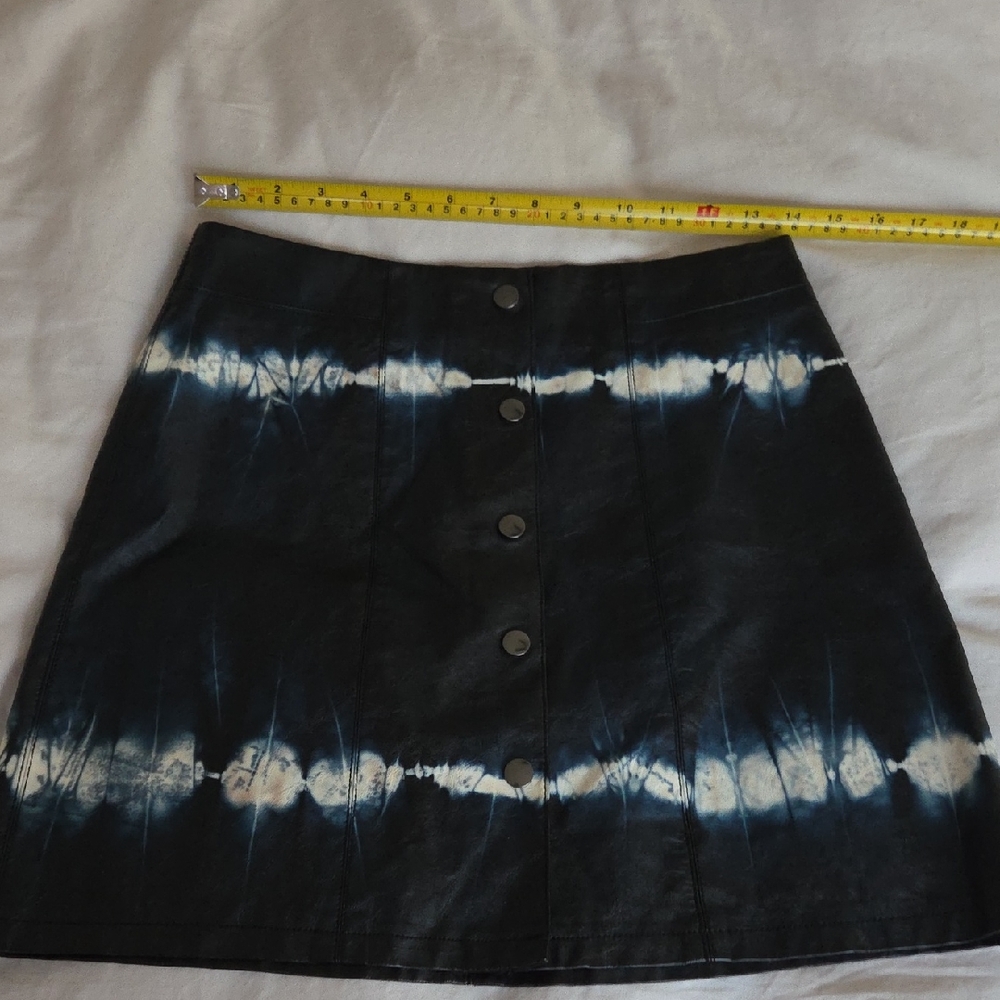 Zara Pleather Navy Mini Skirt With Snap Closure. Women M